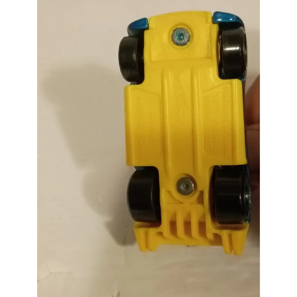 Hot Wheels Kick Kart Blue Metallic Yellow Base Diecast Car 1:64 Scale